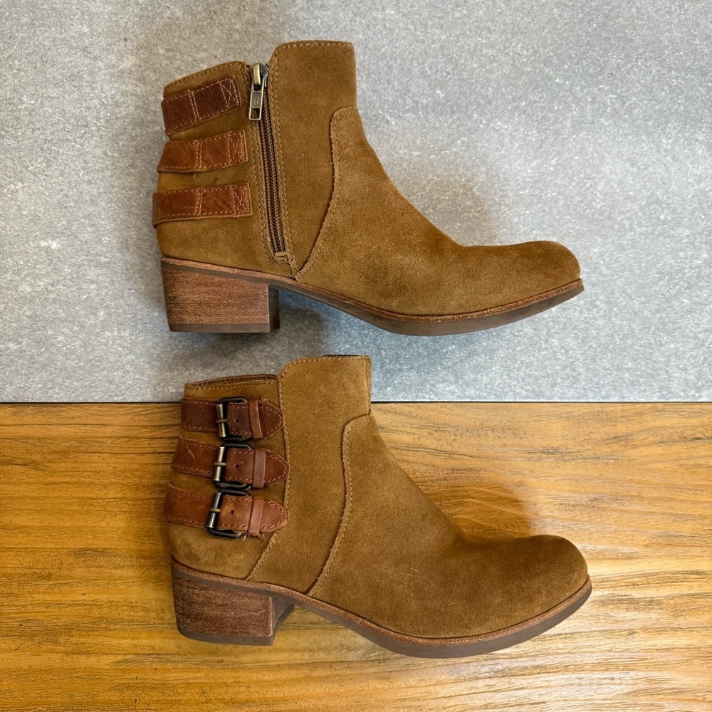 UGG Volta Brown Suede Ankle Booties Water Resistant Size 7.5 - Picture 4 of 11